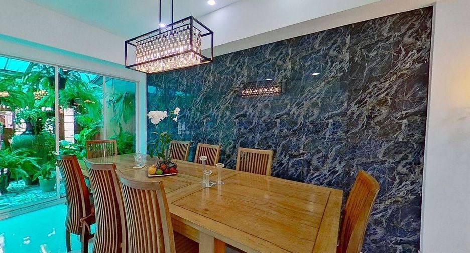 Casa adosada en venta y en alquiler de 4 habitaciones en Bang Lamung, Chonburi