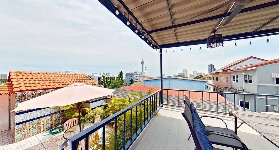 Casa adosada en venta y en alquiler de 4 habitaciones en Bang Lamung, Chonburi