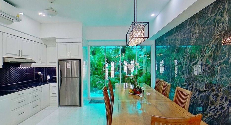 Casa adosada en venta y en alquiler de 4 habitaciones en Bang Lamung, Chonburi