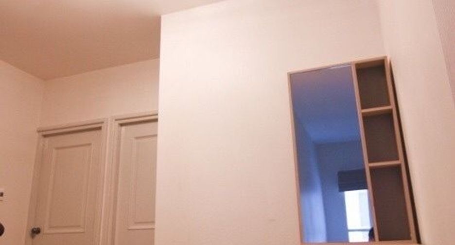 For sale and for rent 4 bedrooms townhouse in Phra Khanong, Bangkok