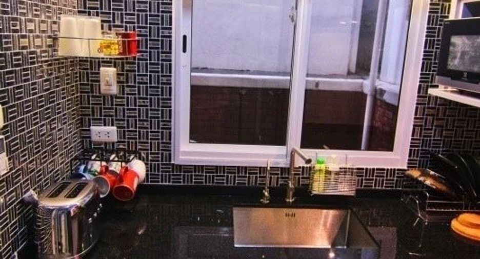 For sale and for rent 4 bedrooms townhouse in Phra Khanong, Bangkok