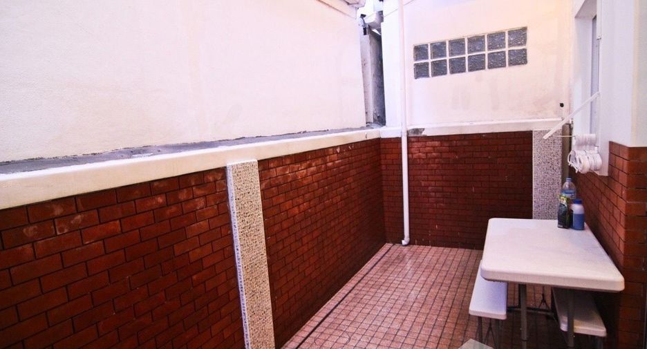 For sale and for rent 4 bedrooms townhouse in Phra Khanong, Bangkok