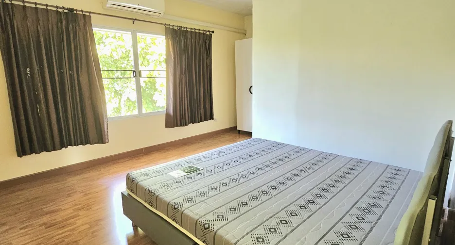 For sale 4 bedrooms house in Doi Saket, Chiang Mai