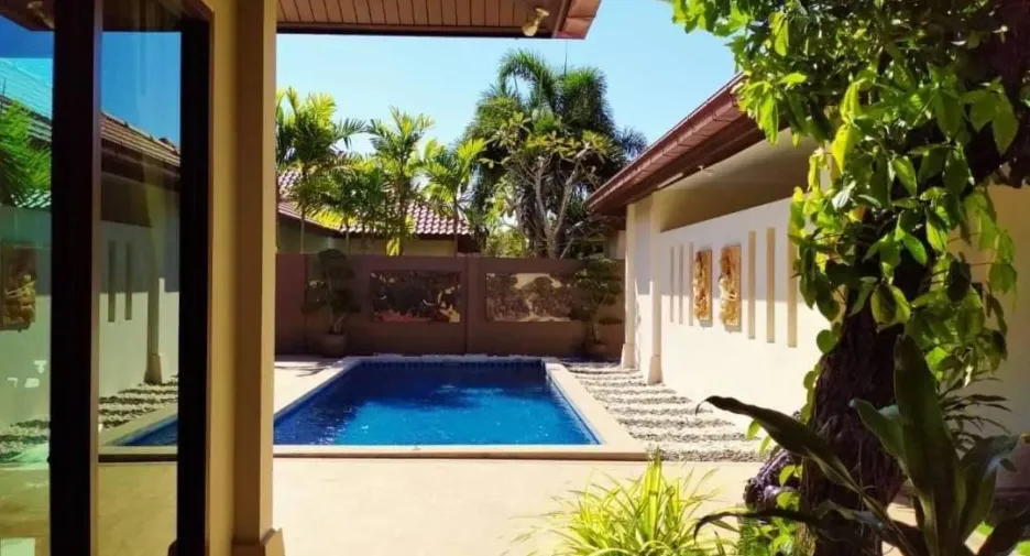Villa en alquiler de 3 habitaciones en Bang Lamung, Chonburi