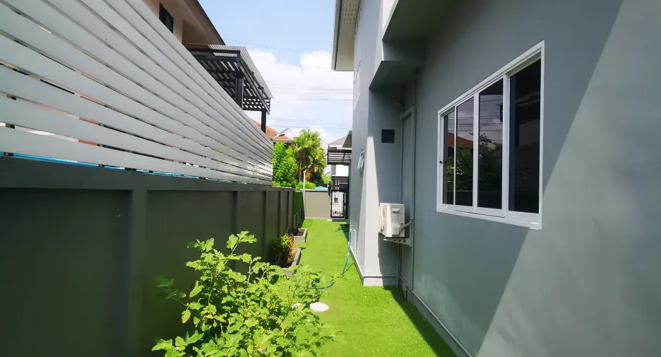 Haus zum Kauf mit 5 Zimmer in Bang Khae, Bangkok