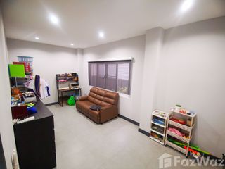 Casa en venta de 5 habitaciones en Bang Khae, Bangkok