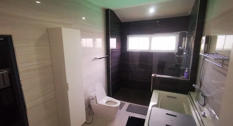 Haus zum Kauf mit 5 Zimmer in Bang Khae, Bangkok