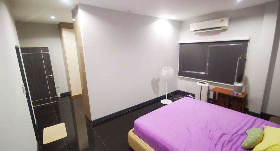 À vendre 5 chambres maison à Bang Khae, Bangkok