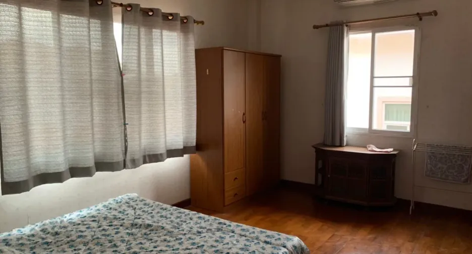 For rent 3 bedrooms villa in Saraphi, Chiang Mai