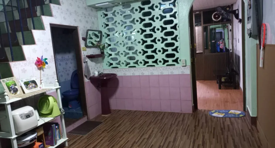 For sale and for rent 3 bedrooms retail Space in Samphanthawong, Bangkok