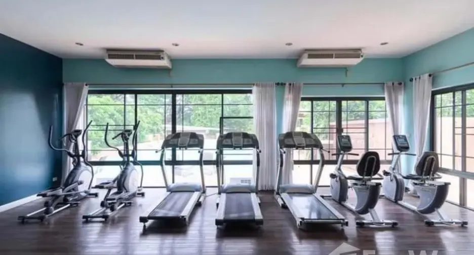 For sale and for rent 5 bedrooms house in Mueang Chiang Mai, Chiang Mai