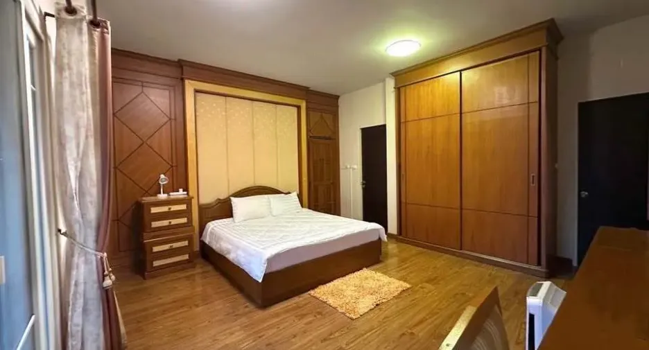 For sale and for rent 5 bedrooms house in Mueang Chiang Mai, Chiang Mai