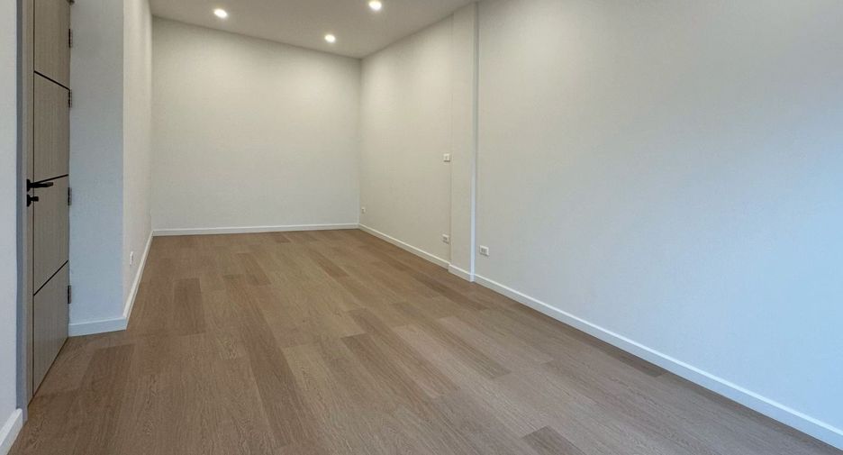 For sale 4 bedrooms townhouse in Mueang Chiang Mai, Chiang Mai
