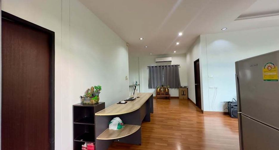 For rent 3 bedrooms house in Sattahip, Chonburi