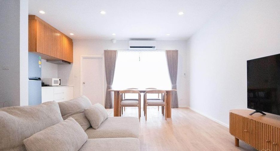 For rent 3 bedrooms townhouse in Mueang Chiang Mai, Chiang Mai
