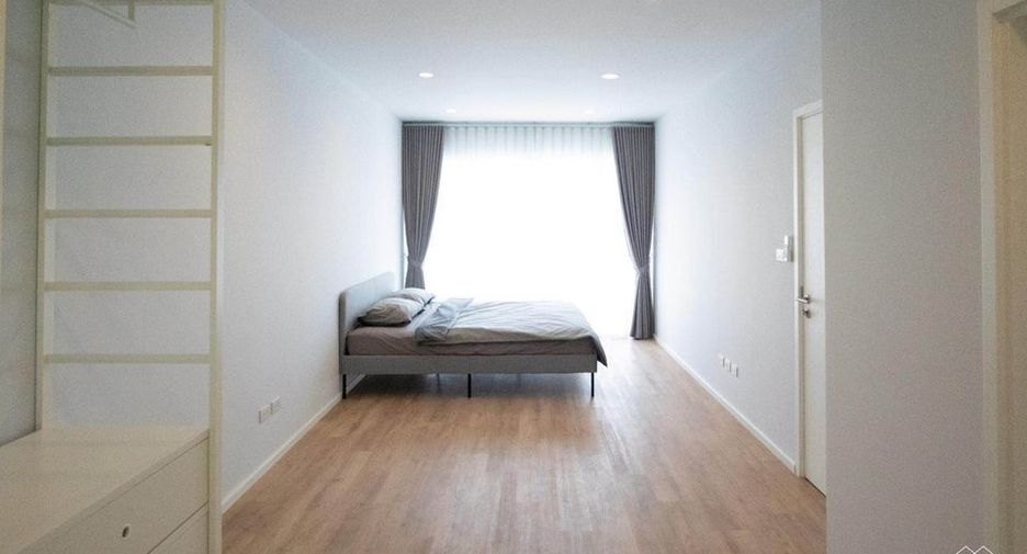 For rent 3 bedrooms townhouse in Mueang Chiang Mai, Chiang Mai