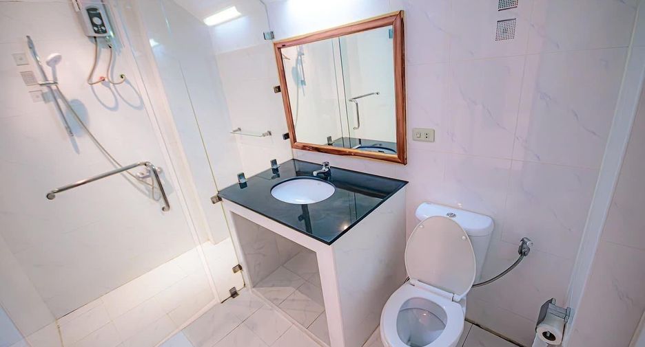 Casa en alquiler de 3 habitaciones en Bang Lamung, Chonburi