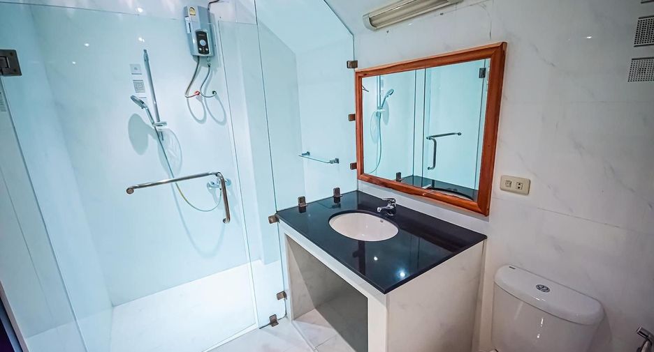 Casa en alquiler de 3 habitaciones en Bang Lamung, Chonburi