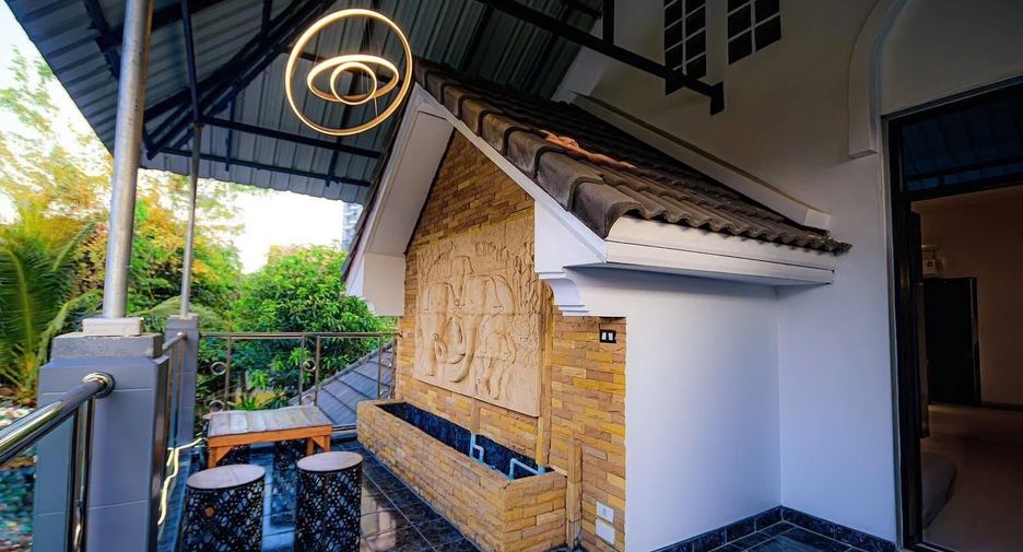 Casa en alquiler de 3 habitaciones en Bang Lamung, Chonburi