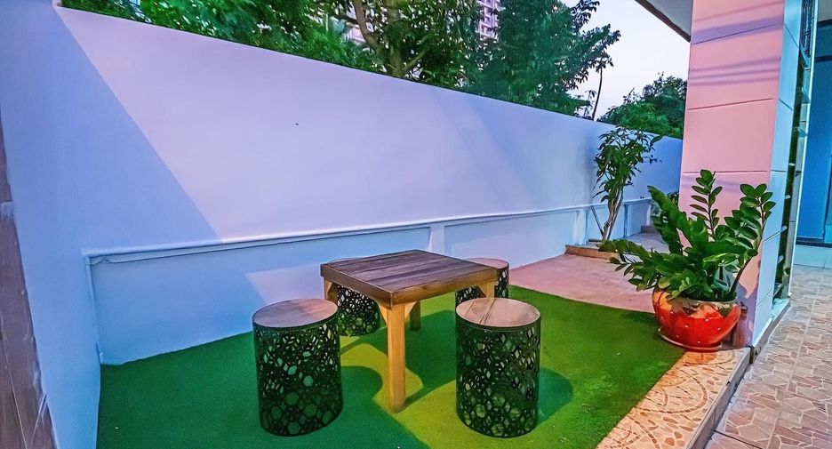 Casa en alquiler de 3 habitaciones en Bang Lamung, Chonburi