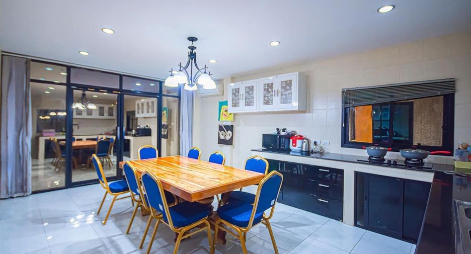 Casa en alquiler de 3 habitaciones en Bang Lamung, Chonburi