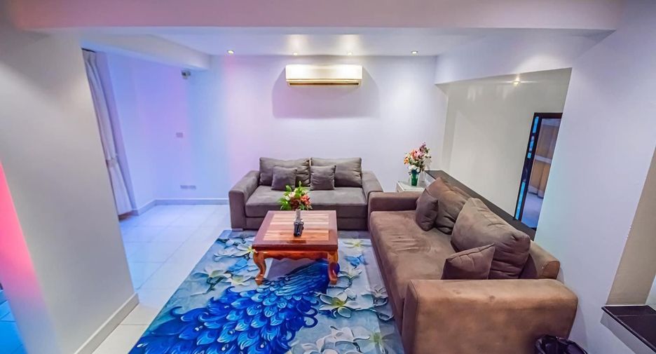 Casa en alquiler de 3 habitaciones en Bang Lamung, Chonburi