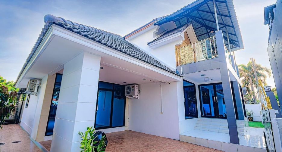 Casa en alquiler de 3 habitaciones en Bang Lamung, Chonburi