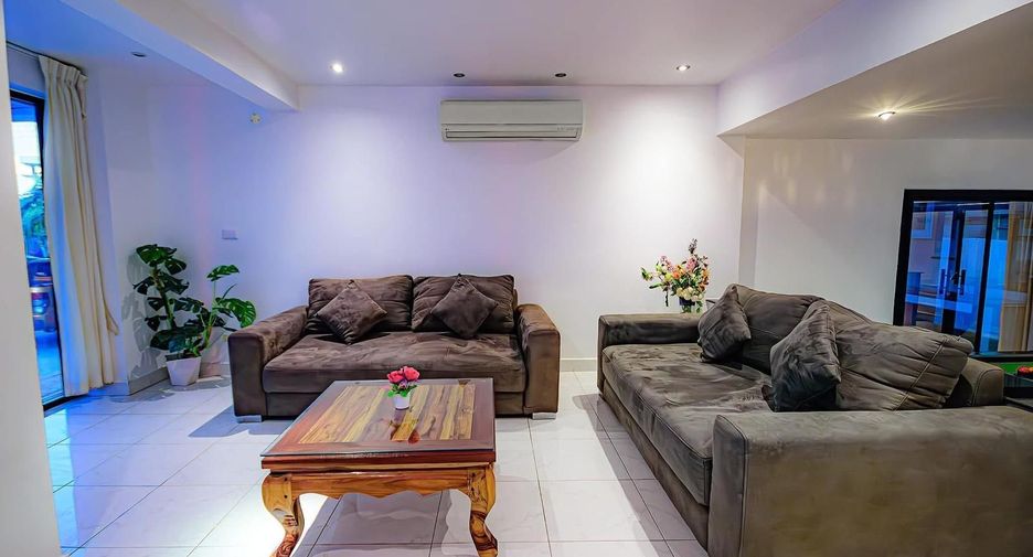 Casa en alquiler de 3 habitaciones en Bang Lamung, Chonburi