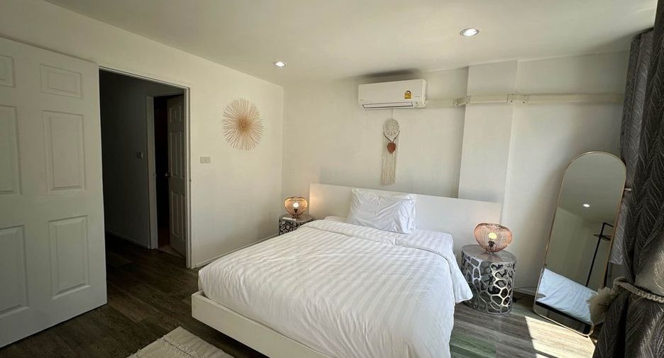 For rent 3 bedrooms townhouse in Ko Samui, Surat Thani