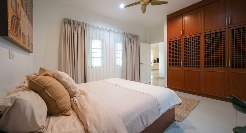 Villa en alquiler de 3 habitaciones en Mueang Phuket, Phuket