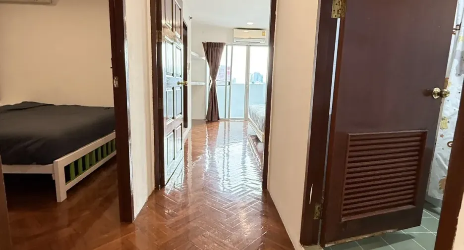 For sale 2 bedrooms condo in Watthana, Bangkok
