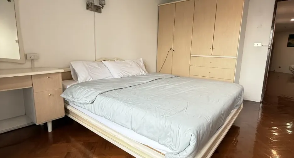 For sale 2 bedrooms condo in Watthana, Bangkok