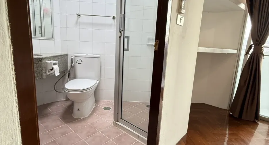 For sale 2 bedrooms condo in Watthana, Bangkok