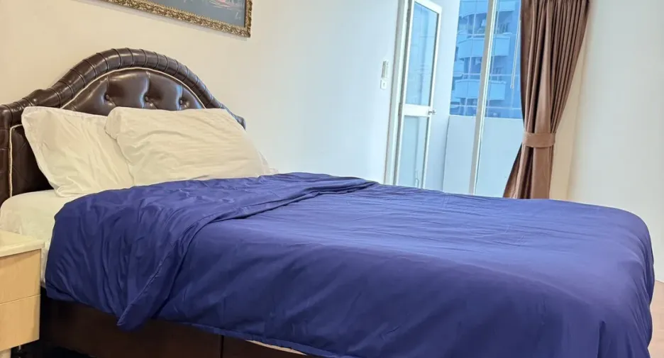For sale 2 bedrooms condo in Watthana, Bangkok