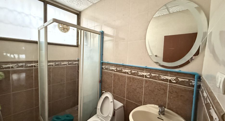 Haus zum Kauf mit 5 Zimmer in Mueang Chiang Mai, Chiang Mai