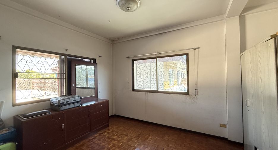 Haus zum Kauf mit 5 Zimmer in Mueang Chiang Mai, Chiang Mai