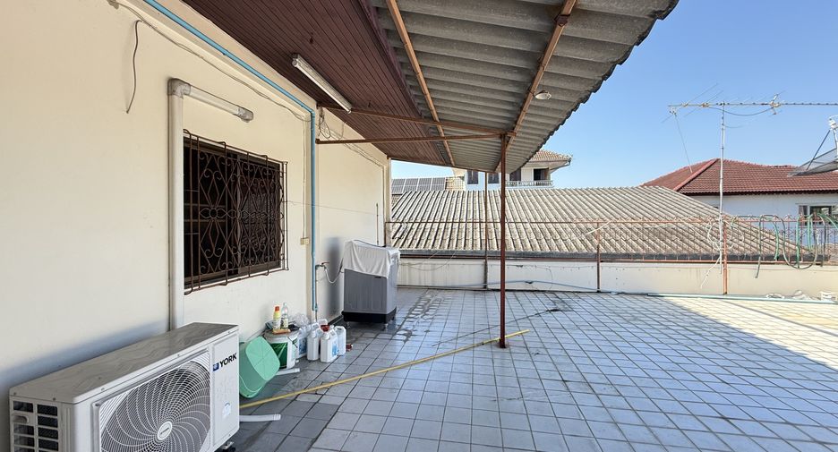 Haus zum Kauf mit 5 Zimmer in Mueang Chiang Mai, Chiang Mai