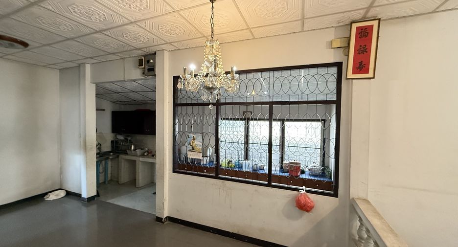 Haus zum Kauf mit 5 Zimmer in Mueang Chiang Mai, Chiang Mai