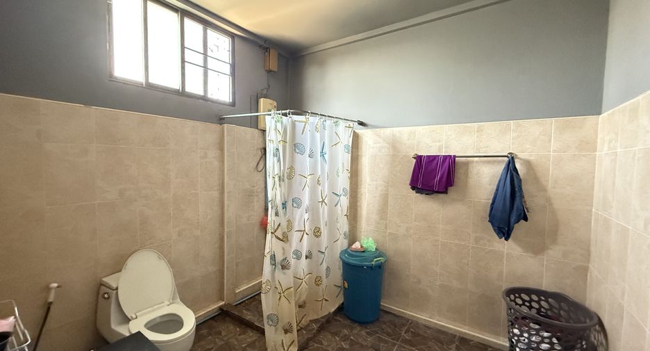 Haus zum Kauf mit 5 Zimmer in Mueang Chiang Mai, Chiang Mai