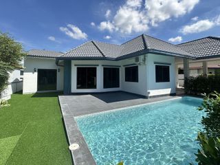 Villa en alquiler de 5 habitaciones en Bang Lamung, Chonburi