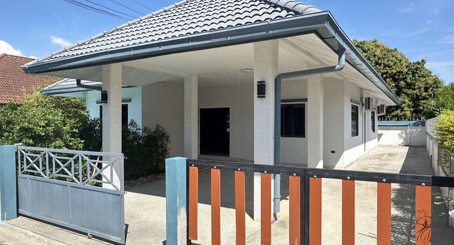 For rent 5 bedrooms villa in Bang Lamung, Chonburi