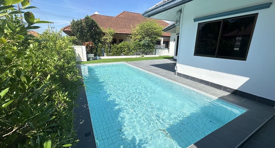 For rent 5 bedrooms villa in Bang Lamung, Chonburi