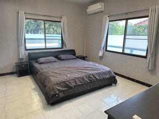 Villa en alquiler de 5 habitaciones en Bang Lamung, Chonburi