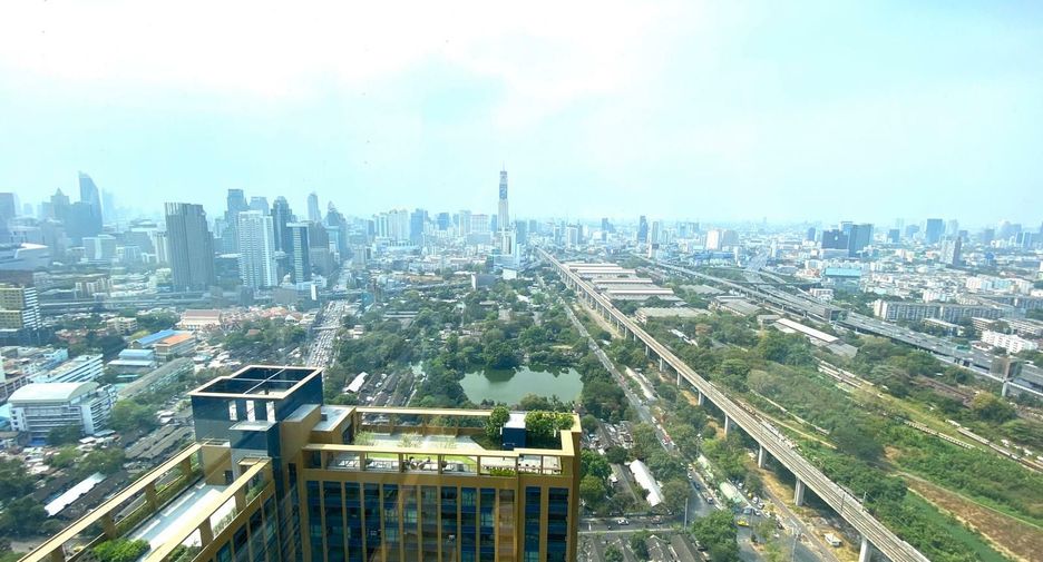 À vendre et à louer 2 chambres condo à Watthana, Bangkok