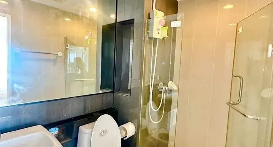 For rent 1 bed condo in Thon Buri, Bangkok