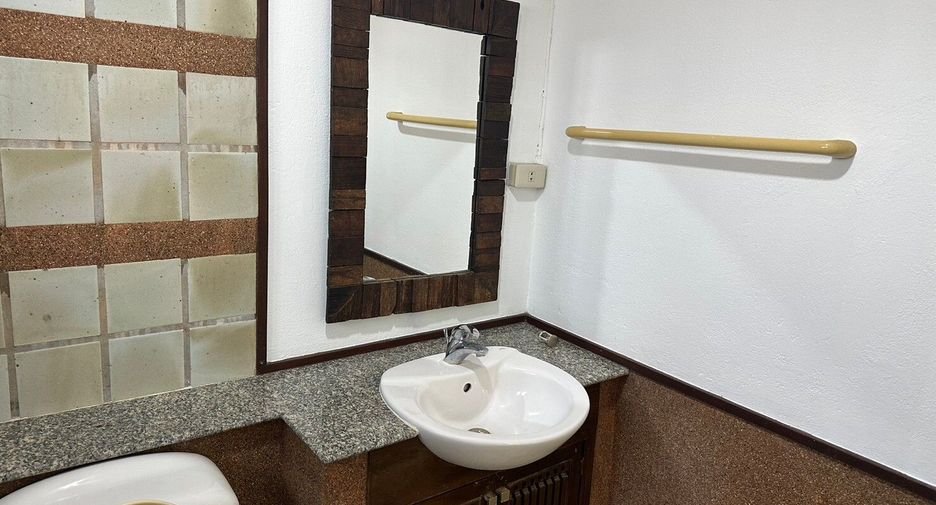 Продажа 4 спальни дом в Сан Саи, Чианг Маи
