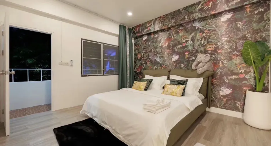 For sale 8 bedrooms house in Suan Luang, Bangkok