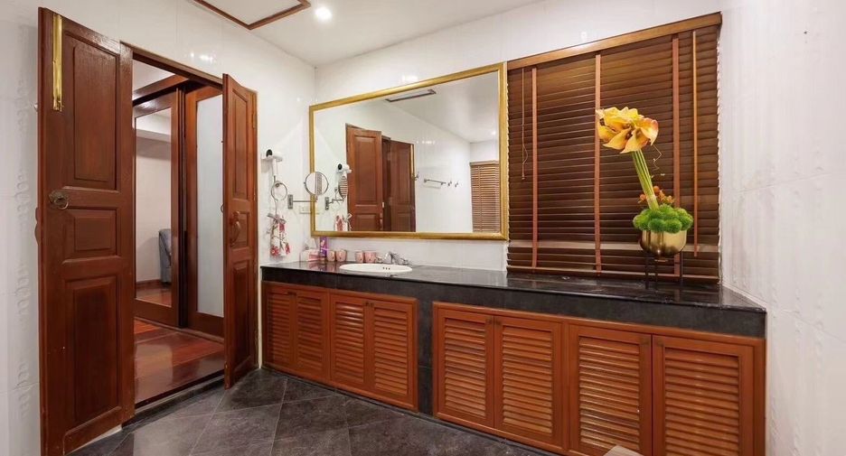 Casa en venta de 8 habitaciones en Suan Luang, Bangkok