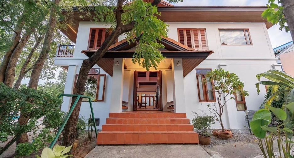 For sale 8 bedrooms house in Suan Luang, Bangkok