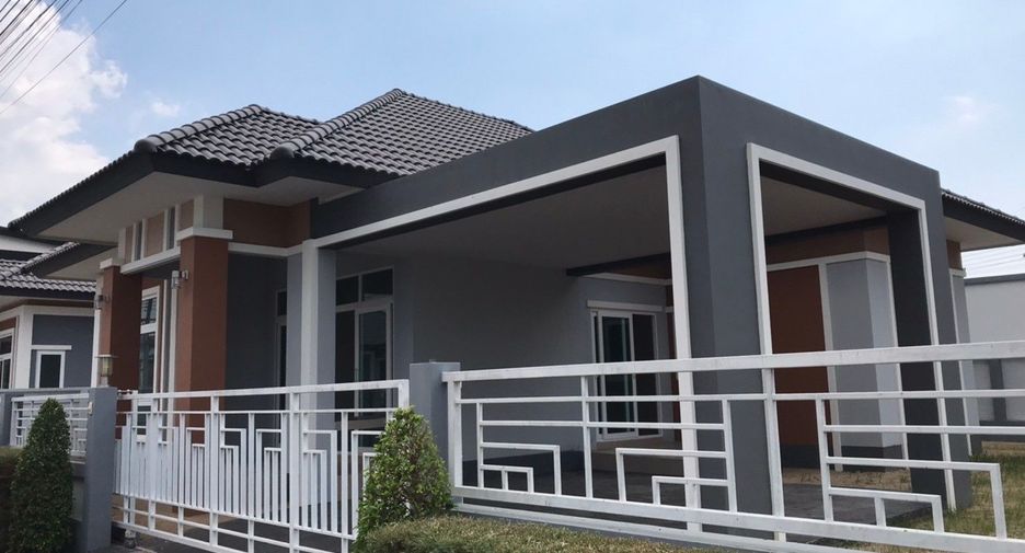 Casa en alquiler de 3 habitaciones en Sattahip, Chonburi